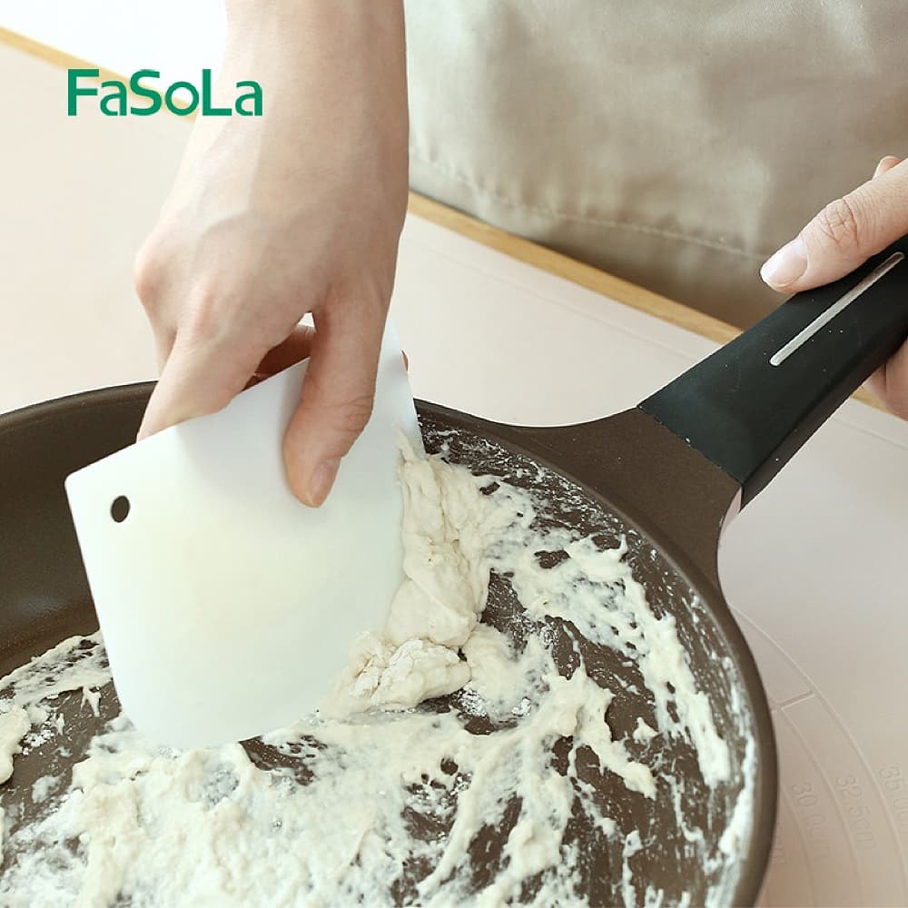 Fasola Simple Dough Scraper White 12*9.5cm