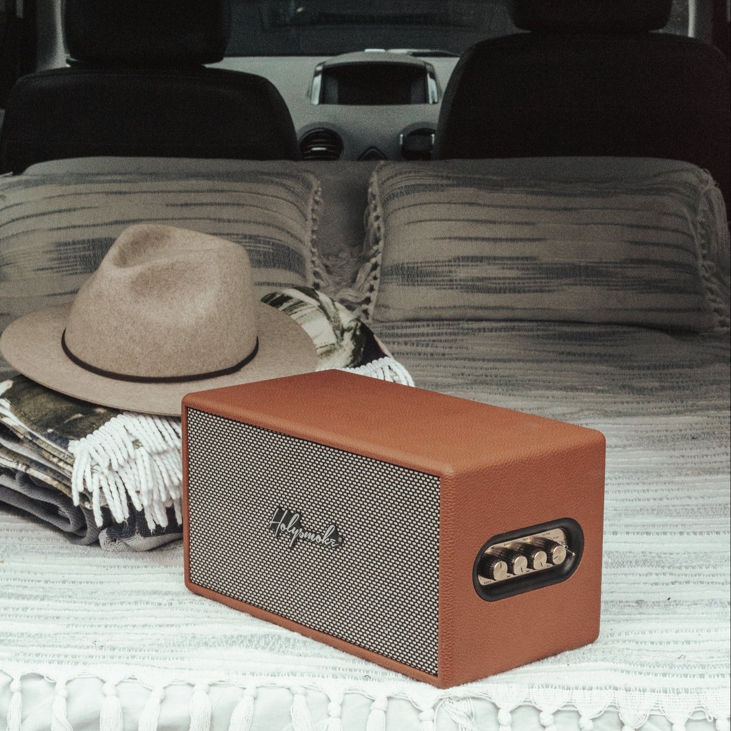 HolySmoke The Carl Retro Bluetooth Speaker - Brown