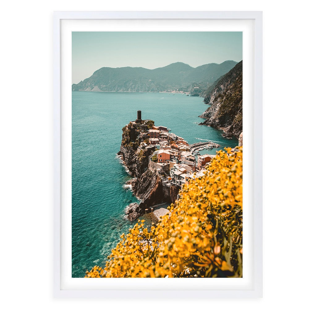 Wall Art's Almalfi Cliff Top Large 105cm x 81cm Framed A1 Art Print