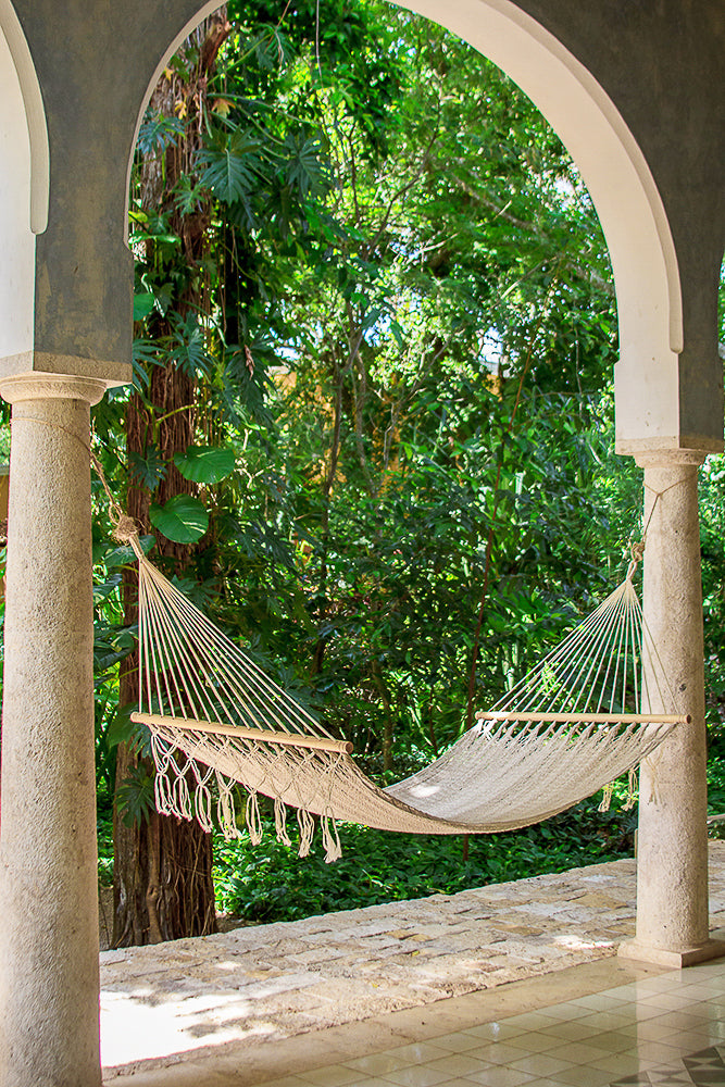 Mayan Legacy Queen Size Outdoor Cotton Mexican Resort Hammock No Fringe in Cream Colour